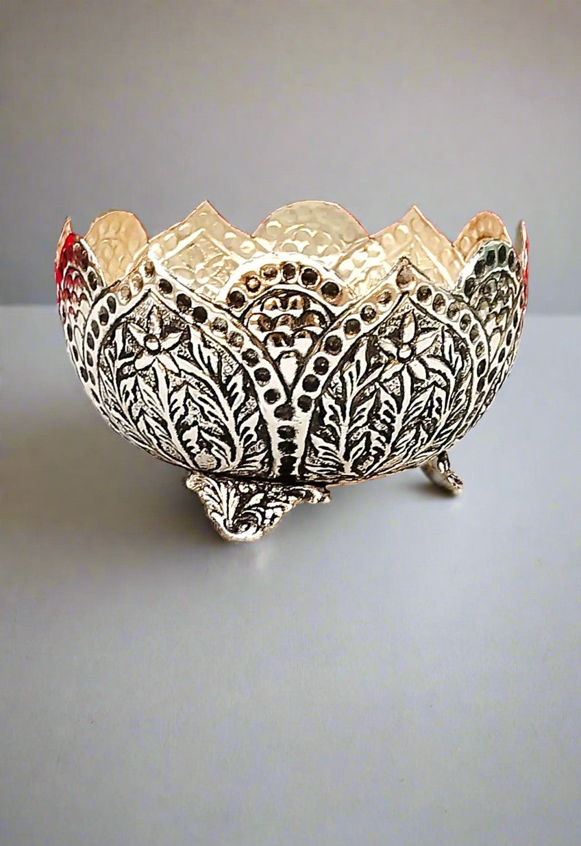 German silver lotus urli with good depth
